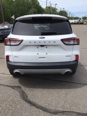 Oxford White 2022 Ford Escape SEL