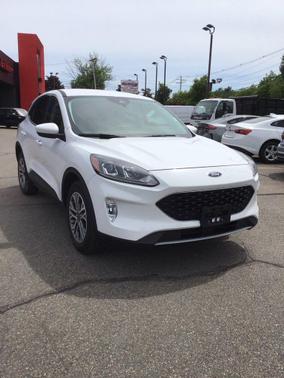 Oxford White 2022 Ford Escape SEL