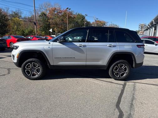 2023 Jeep Grand Cherokee 4xe Trailhawk