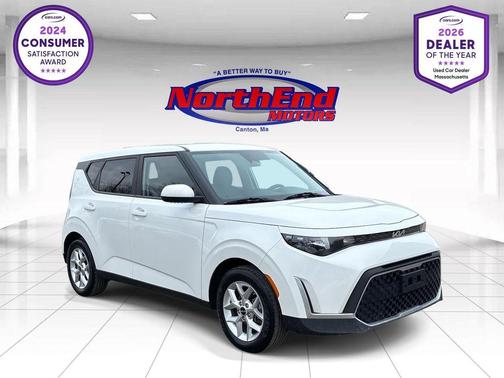 Snow White Pearl 2023 Kia Soul LX