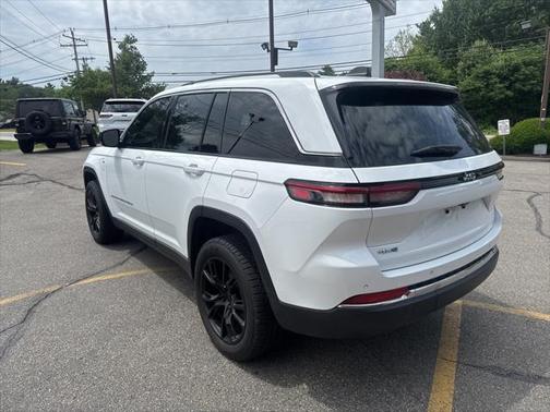 2022 Jeep Grand Cherokee 4xe Base