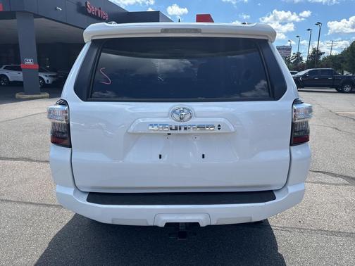 2024 Toyota 4Runner SR5