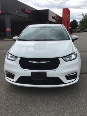 Bright White Clearcoat 2023 Chrysler Pacifica Touring L