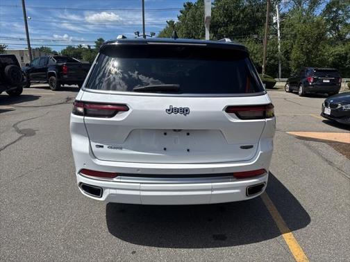 2022 Jeep Grand Cherokee L Summit