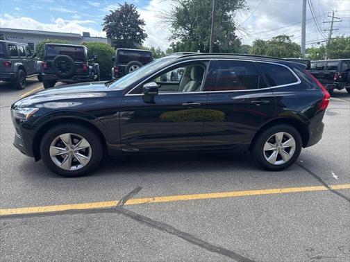 2022 Volvo XC60 B5 Momentum