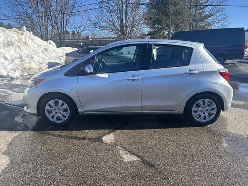 2012 Toyota Yaris LE