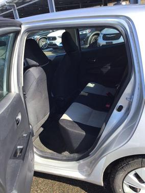 2012 Toyota Yaris LE