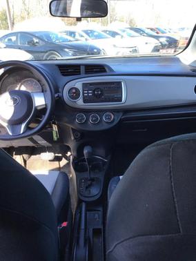 2012 Toyota Yaris LE