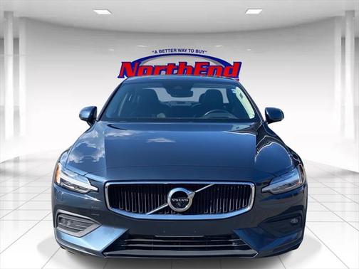 2020 Volvo S60 T6 Momentum