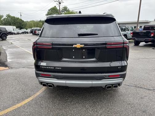 2024 Chevrolet Traverse LT
