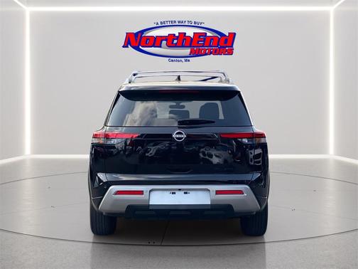 2023 Nissan Pathfinder SL 4WD