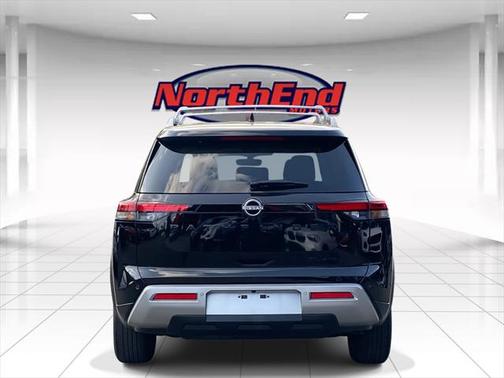 2023 Nissan Pathfinder SL 4WD