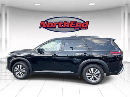 2023 Nissan Pathfinder SL 4WD