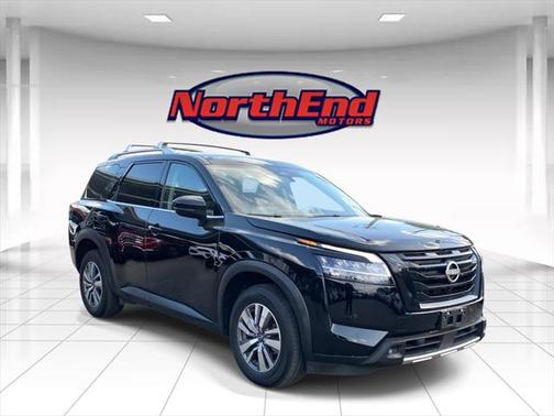 2023 Nissan Pathfinder SL 4WD
