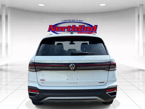 Pure White 2025 Volkswagen Taos 1.5T SE