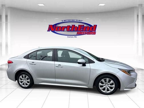 Classic Silver Metallic 2024 Toyota Corolla LE