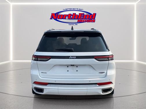 2022 Jeep Grand Cherokee Summit