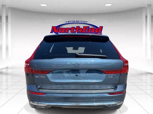 2023 Volvo XC60 B5 Plus Bright Theme