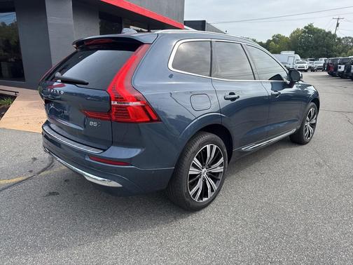 2023 Volvo XC60 B5 Plus Bright Theme