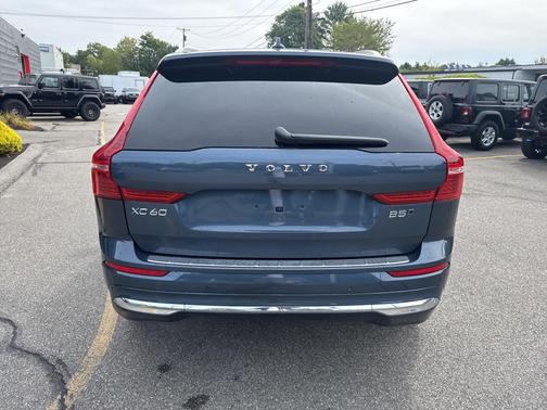 2023 Volvo XC60 B5 Plus Bright Theme