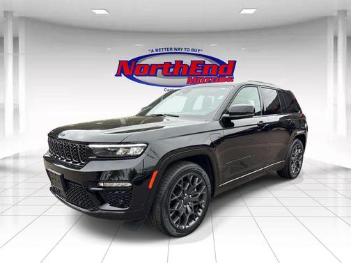Diamond Black Crystal Pearlcoat 2023 Jeep Grand Cherokee 4xe Summit