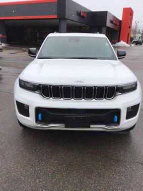 2022 Jeep Grand Cherokee 4xe Overland