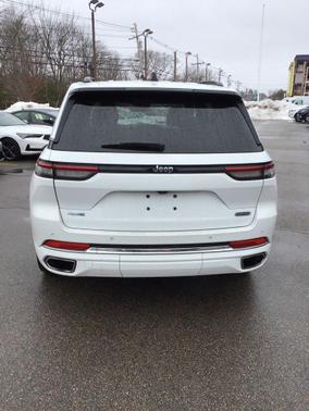 2022 Jeep Grand Cherokee 4xe Overland