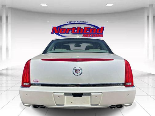 White Diamond Clearcoat 2011 Cadillac DTS Luxury Collection