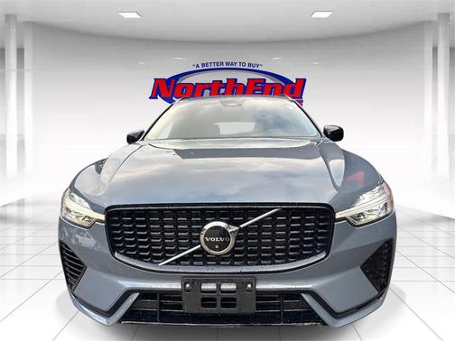 2023 Volvo XC60 Recharge Plug-In Hybrid T8 Plus Dark Theme