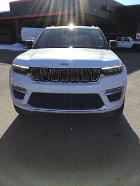 2023 Jeep Grand Cherokee Summit