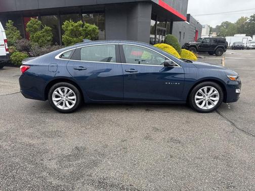 2022 Chevrolet Malibu FWD LT