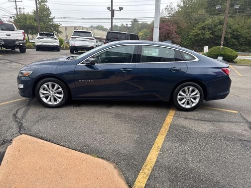 2022 Chevrolet Malibu FWD LT