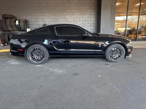 2013 Ford Shelby GT500 Base