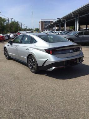 Aero Silver 2025 Hyundai SONATA SEL