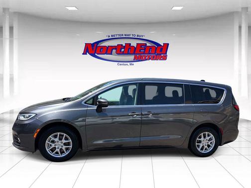 Granite Crystal Metallic Clearcoat 2023 Chrysler Pacifica Touring L