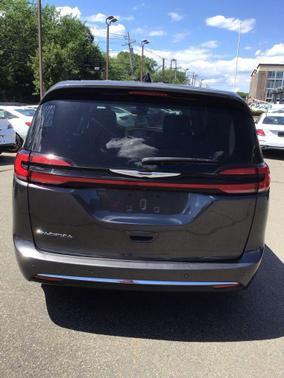 Granite Crystal Metallic Clearcoat 2023 Chrysler Pacifica Touring L