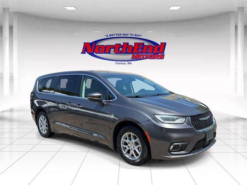 Granite Crystal Metallic Clearcoat 2023 Chrysler Pacifica Touring L