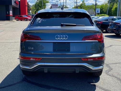 2022 Audi Q5 45 S line Prestige