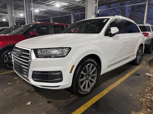 2019 Audi Q7 45 Premium Plus