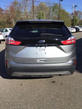Silver Metallic 2023 Ford Edge SEL
