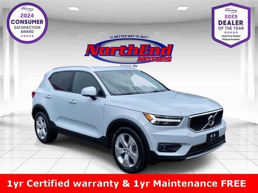 2022 Volvo XC40 T5 Momentum