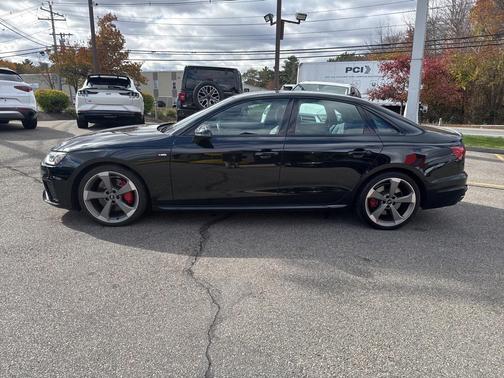 2023 Audi A4 45 S line Premium Plus