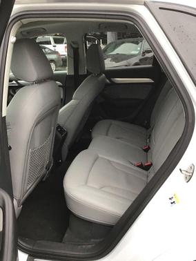 Glacier White 2018 Audi Q3 2.0T Premium Plus