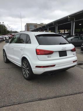 Glacier White 2018 Audi Q3 2.0T Premium Plus