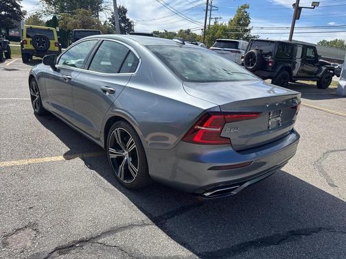 2021 Volvo S60 T5