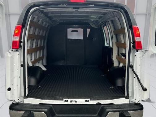 2023 GMC Savana 2500 Work Van