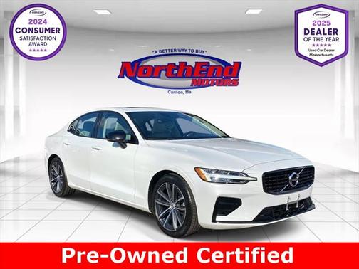2022 Volvo S60 T5 Momentum