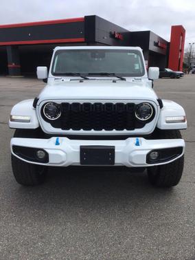 Bright White Clearcoat 2024 Jeep Wrangler 4xe High Altitude