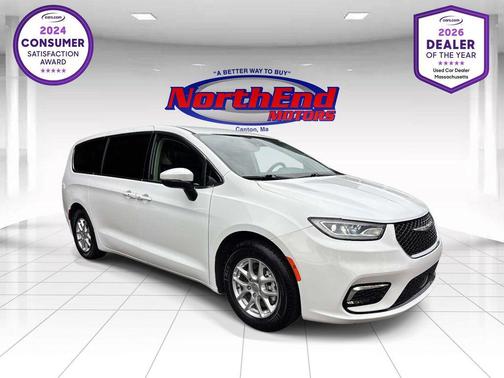 Bright White Clearcoat 2023 Chrysler Pacifica Touring L