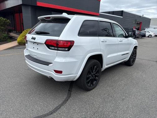 2022 Jeep Grand Cherokee Laredo